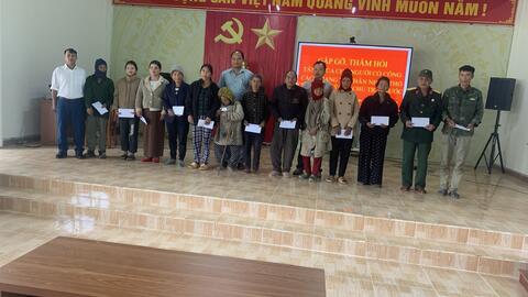 Sáng ngày  29/04/2025 UBND xã tổ chức gặp gỡ, thăm hỏi, tặng quà người có công cách mạng và gia đinh liêt sỹ